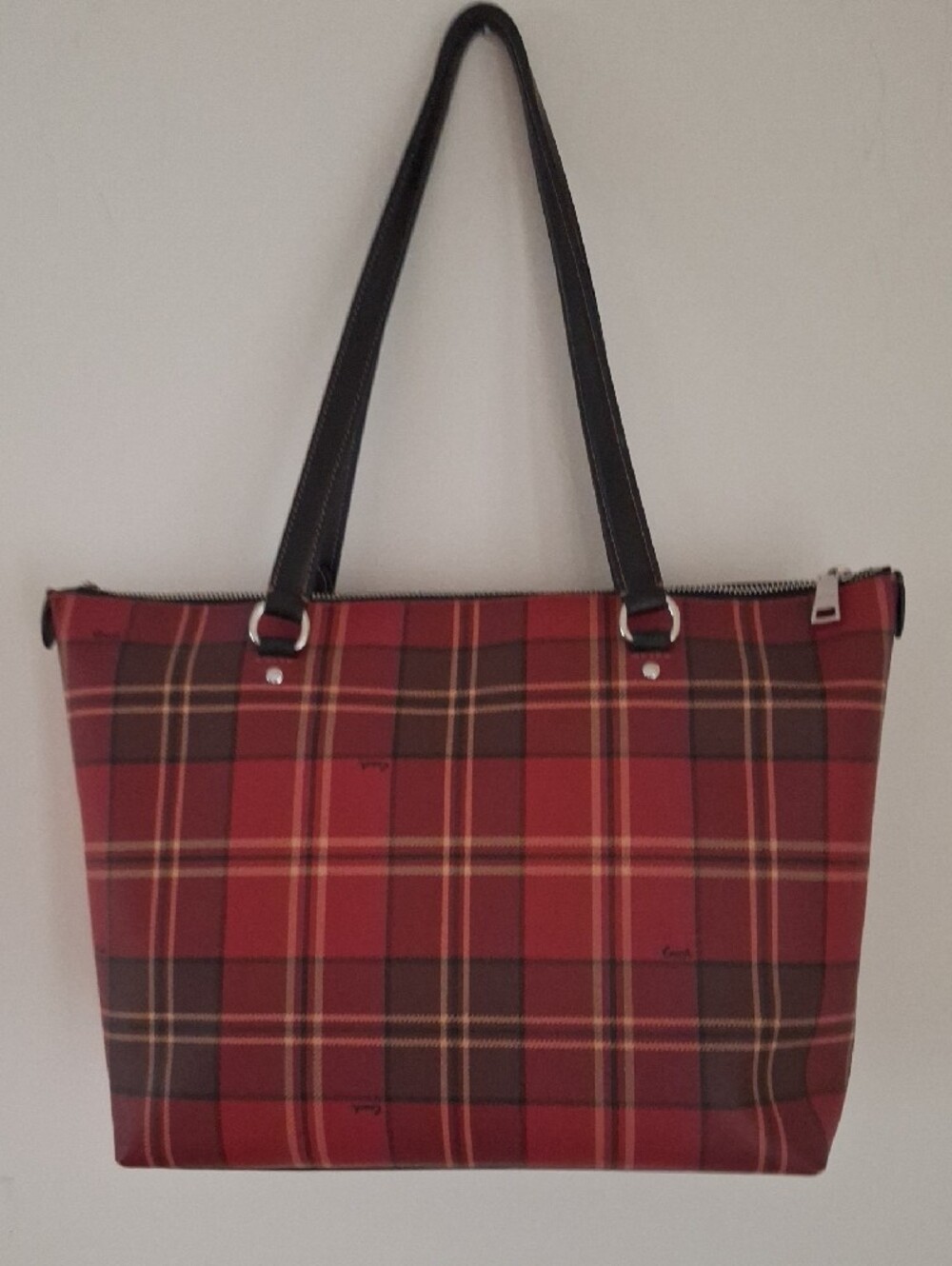 Classic Gorgeous Coach Red Plaid Tote with Black Handles - Picture 6 of 12